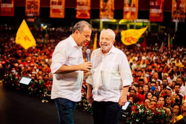Ao lado de Lula, Danilo participa de convenção do PSB