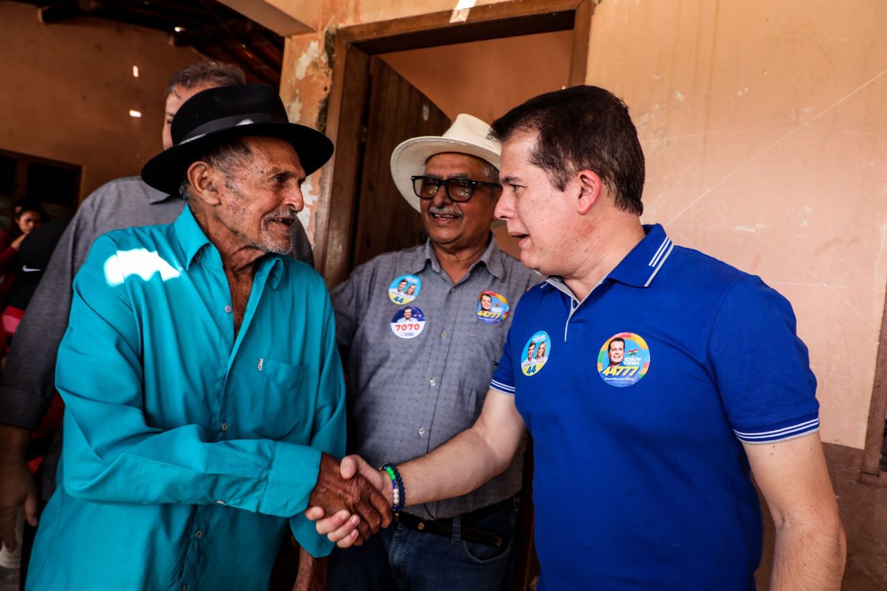 Edson participa de encontro com associações rurais em Quixaba