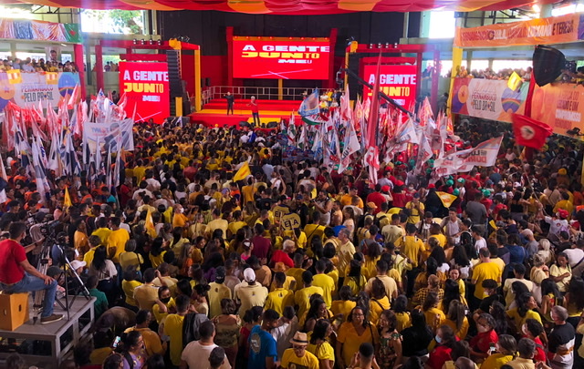 Apoiadores de Danilo e Teresa lotam Clube Português