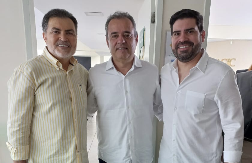 Tony Gel e Tonynho acompanham Danilo em evento na ACIC 