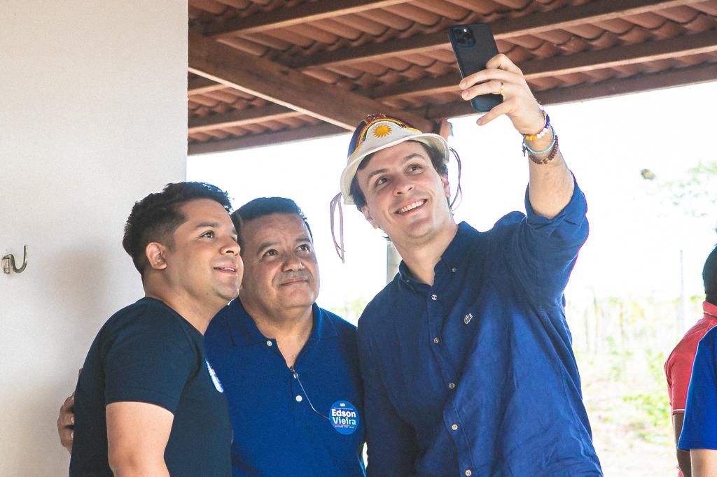 Miguel Coelho recebe apoio de ex-prefeito de Betânia