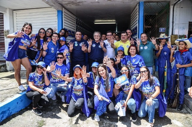 Raffiê e Bivar inauguram comitê de campanha no Alto do Moura