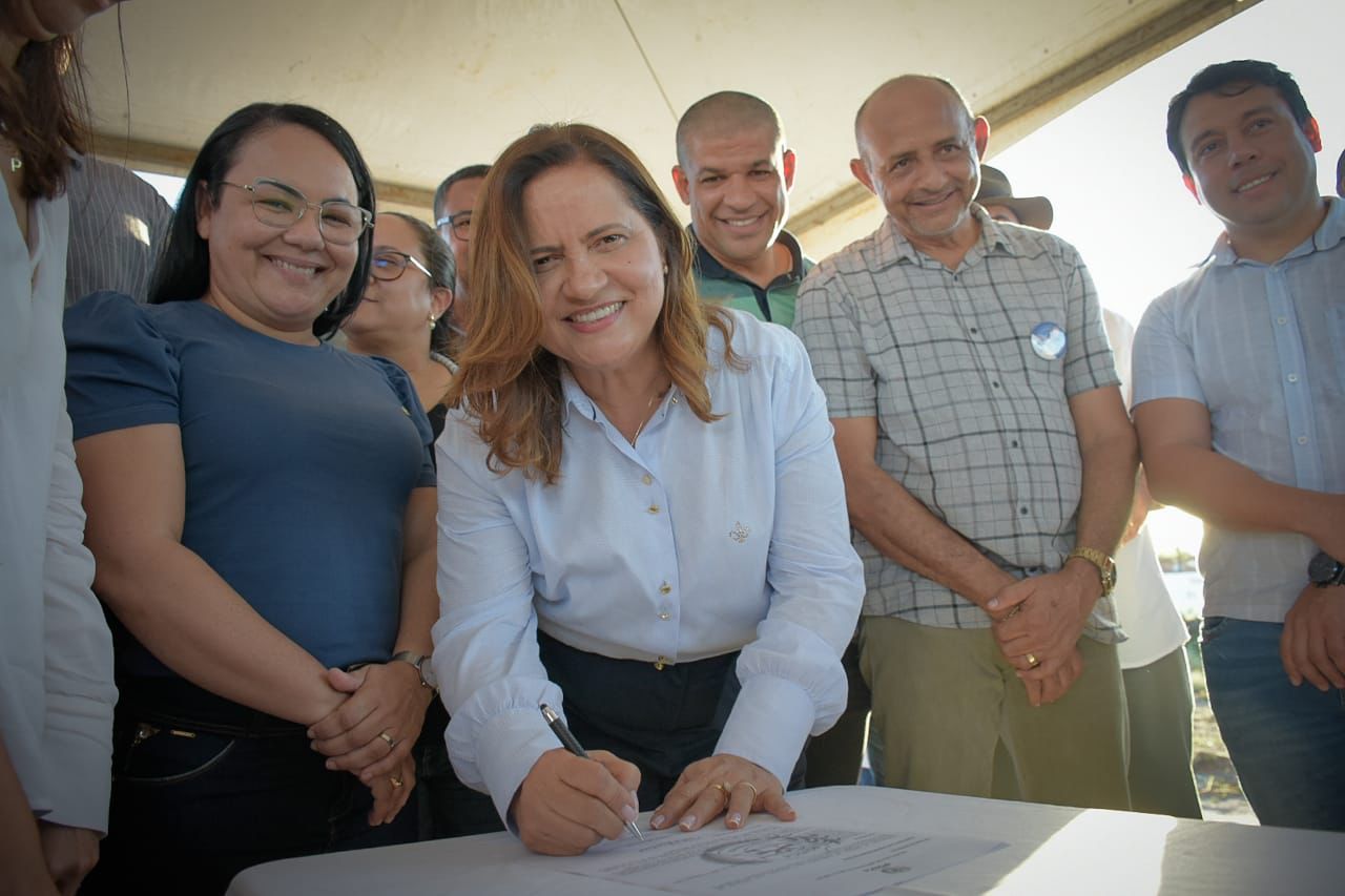 Prefeita do Ipojuca investe R$ 8 milhões em pavimentação na Vila do Estaleiro 