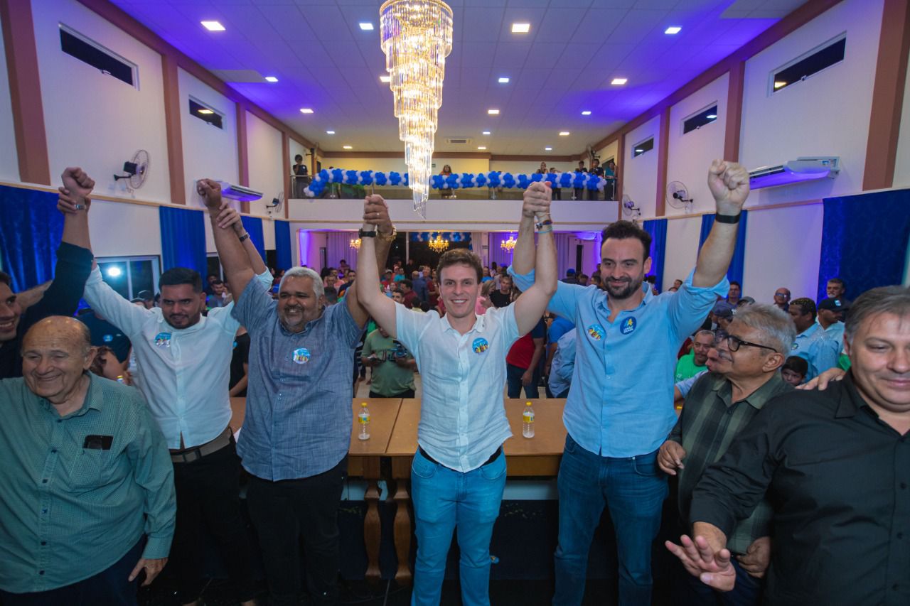 Em reduto socialista, Miguel lidera ato com lideranças do Pajeú