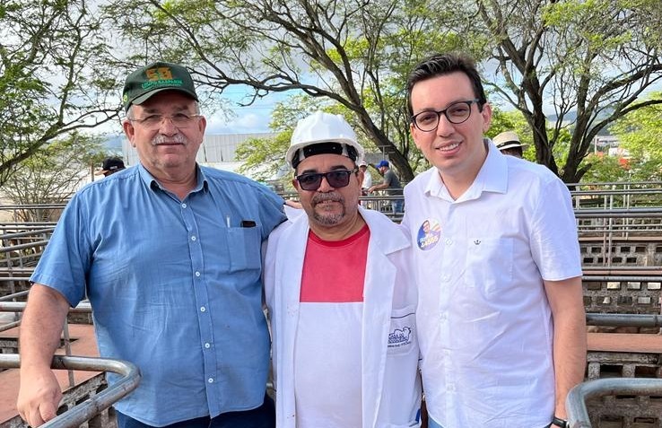 Raffiê visita matadouro e recebe apoio de marchantes