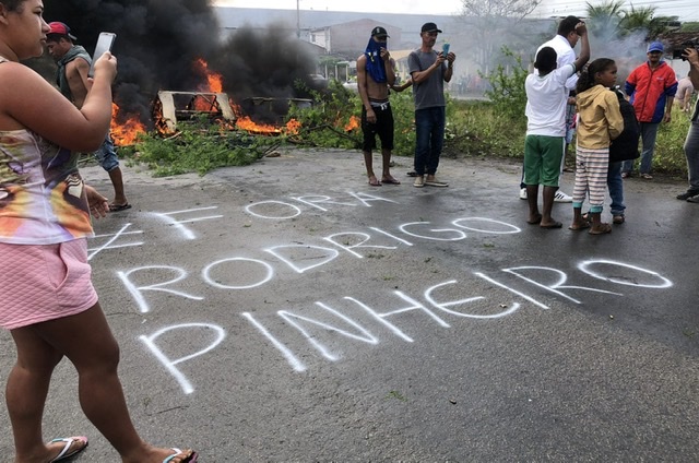 Moradores protestam contra desapropriação em Caruaru
