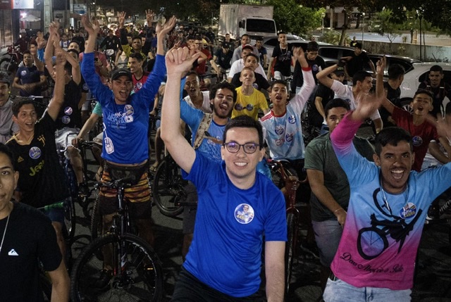 Em bicicleata, Raffiê assume compromisso com mobilidade 