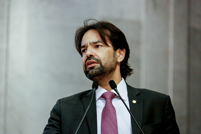 Alepe proíbe venda e consumo de álcool no ambiente escolar