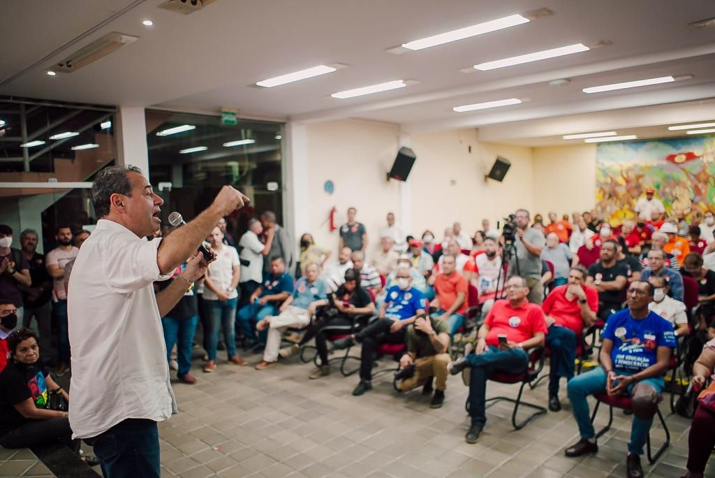 Danilo recebe o apoio de movimentos sindicais 