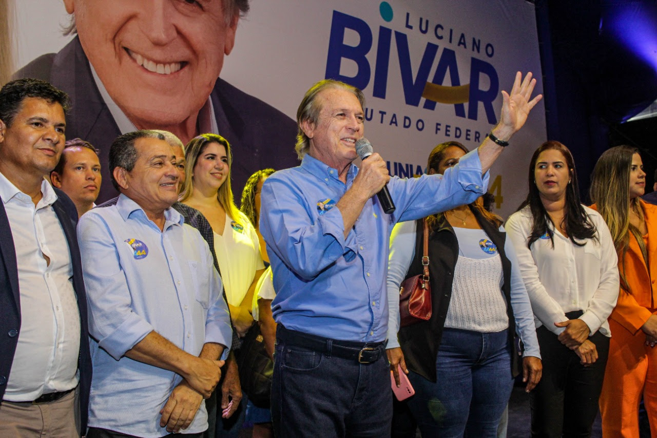 Luciano Bivar cita simplificação tributária como proposta