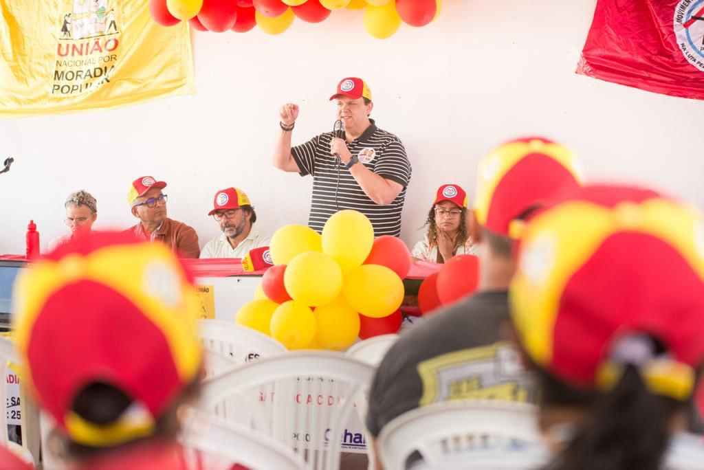 Em Caruaru, Wolney participa de encontro estadual do MTST