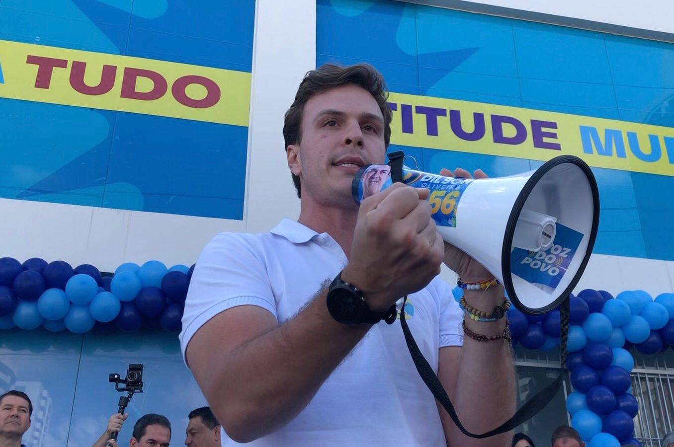 Miguel inaugura comitê em Caruaru e provoca Raquel&nbsp;