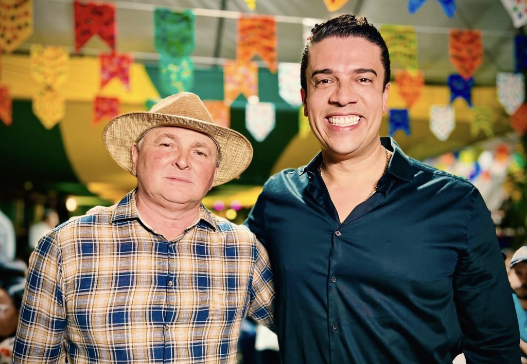 Rodrigo Pinheiro prestigia festa do vereador Val Lima