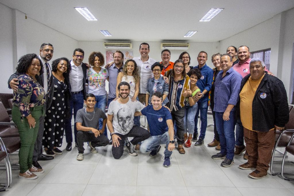 Artistas de Pernambuco apoiam candidatura de Armandinho