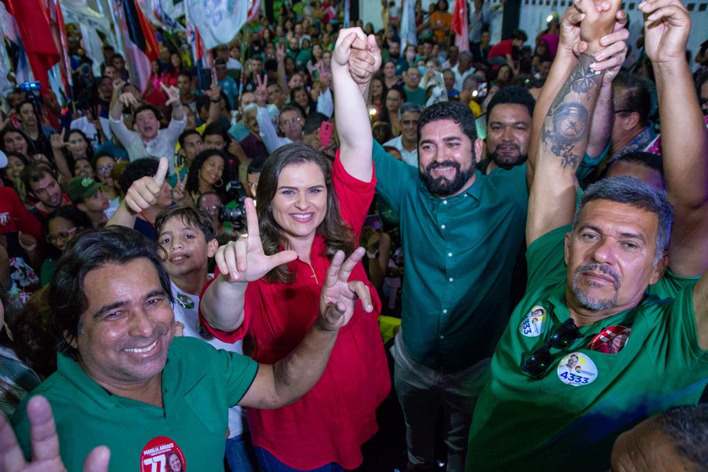 Em Jaboatão, Daniel Alves lança candidatura ao lado de Marília 