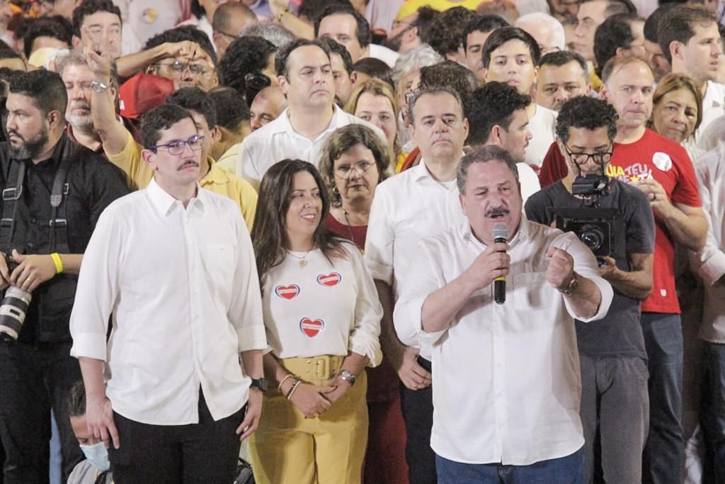 Eriberto Medeiros e Eriberto Filho reúnem lideranças em convenção