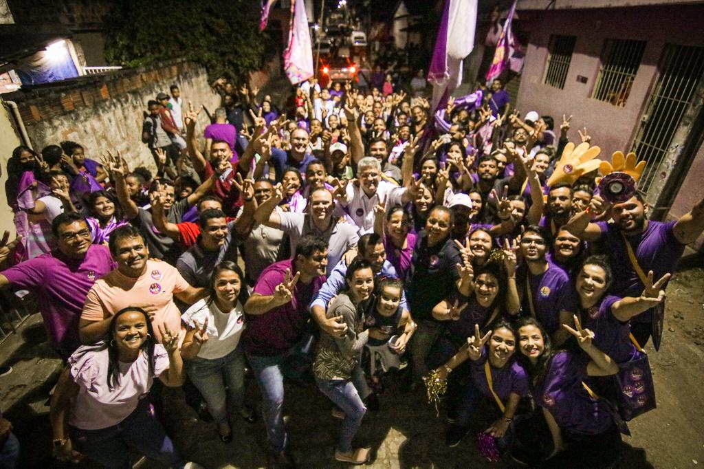 Na Mata Norte, Raquel realiza caminhada e recebe apoio