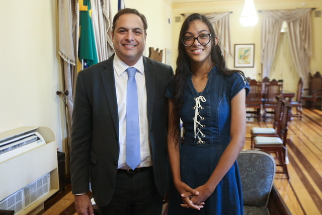 Ex-estudante da rede estadual é aprovada em três universidades internacionais