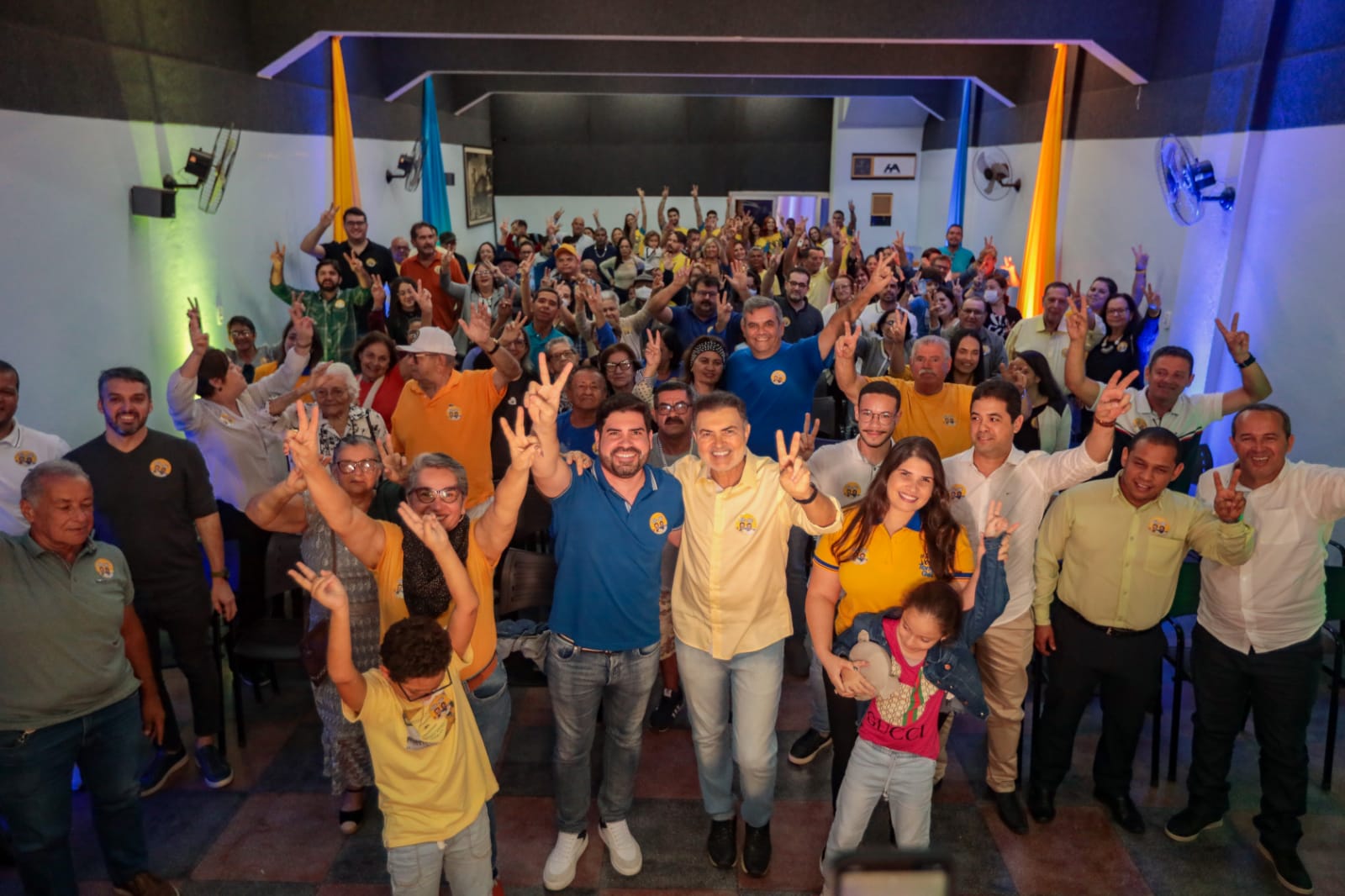 Tony Gel e Tonynho realizam encontro com apoiadores 