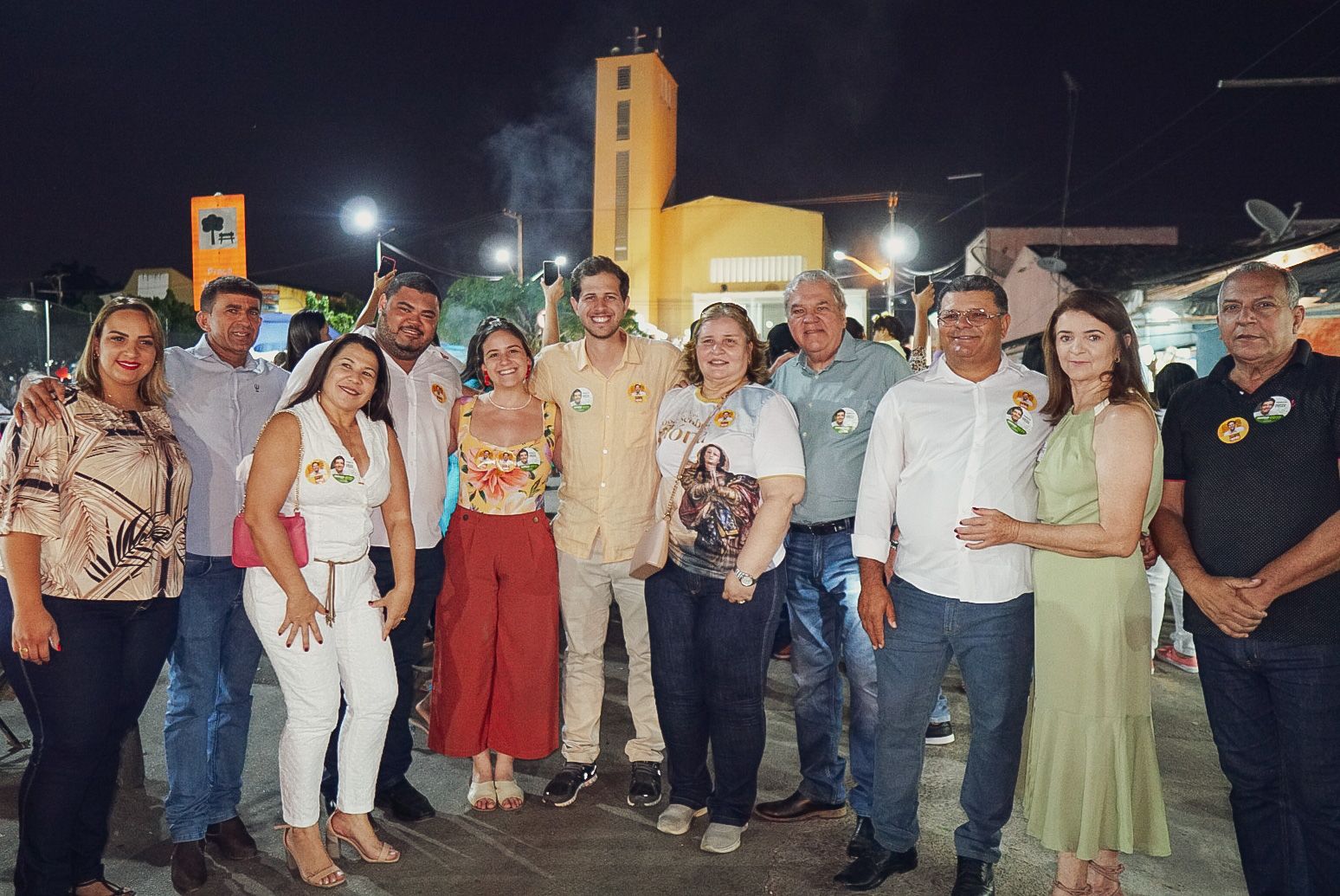 Pedro Campos marca presença na procissão de Glória do Goitá