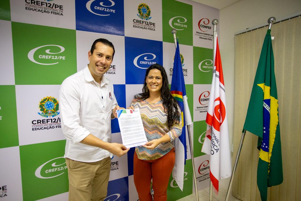 Armandinho assume compromisso com profissionais de educação física 