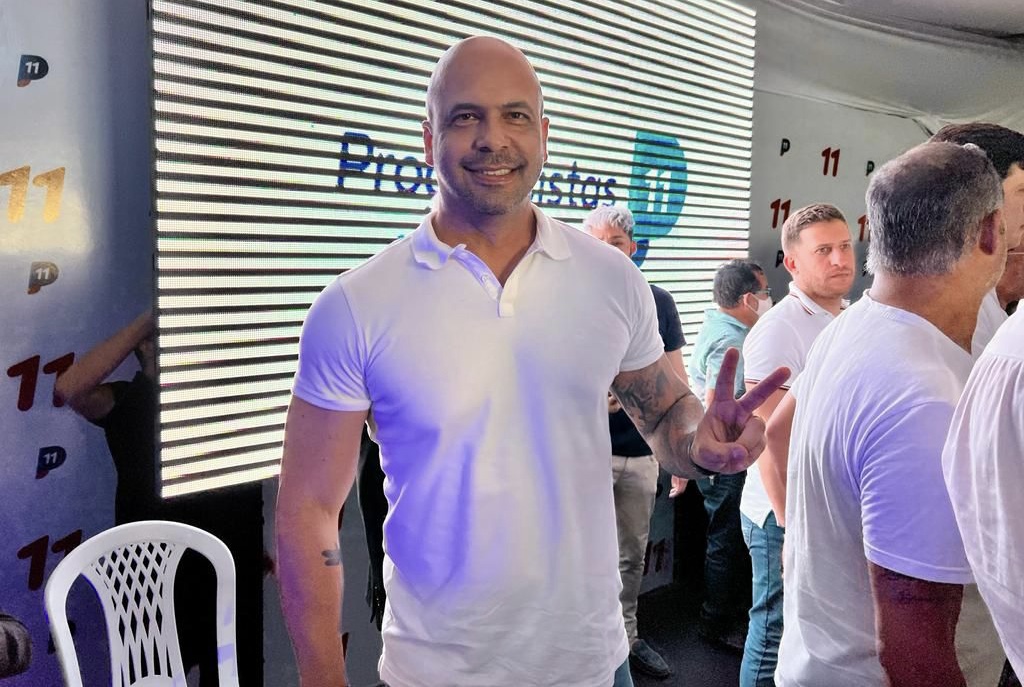 Anderson Correia oficializa candidatura a deputado federal