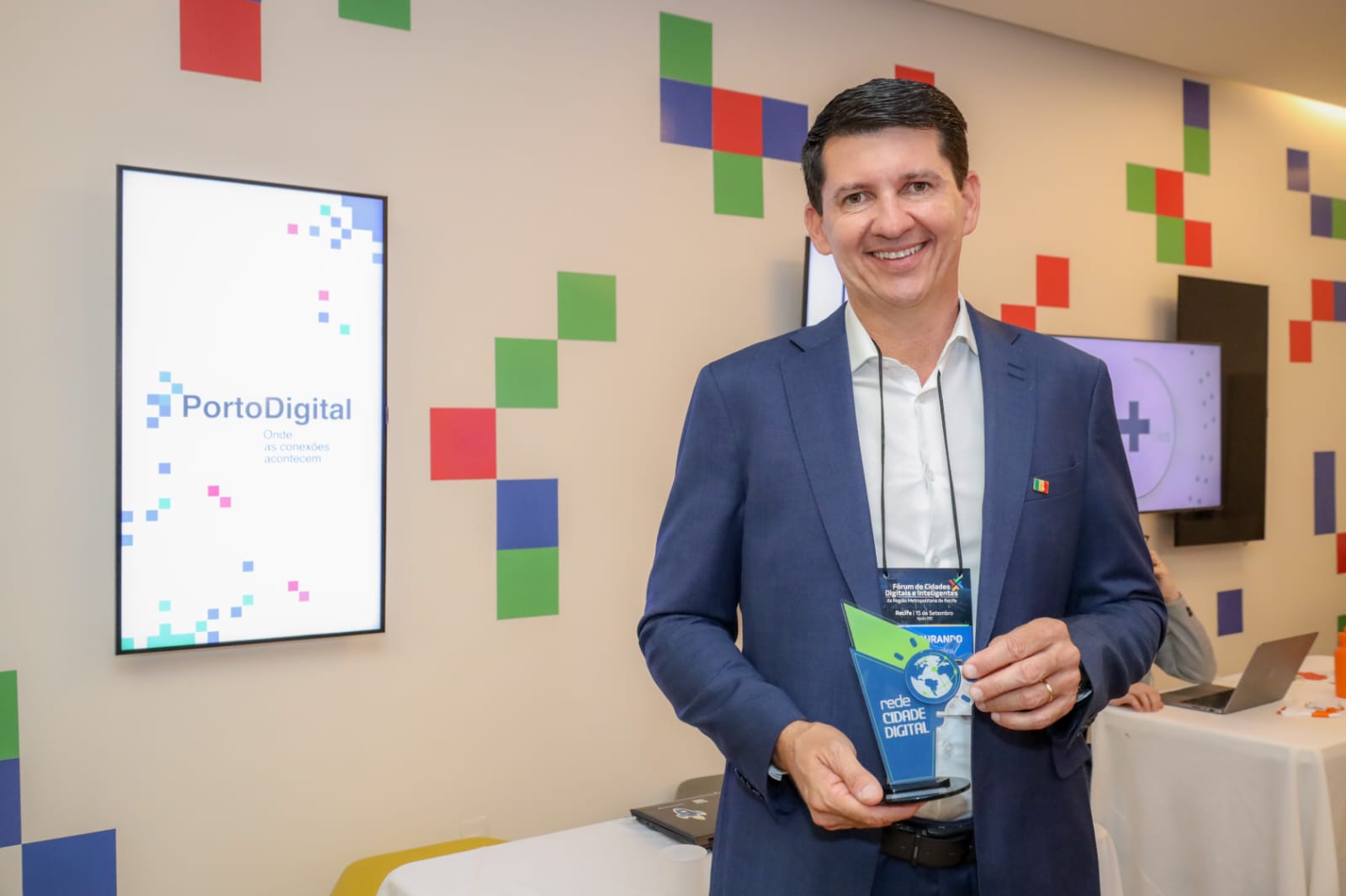 Simão Durando recebe prêmio de ‘Prefeito Inovador 2022”