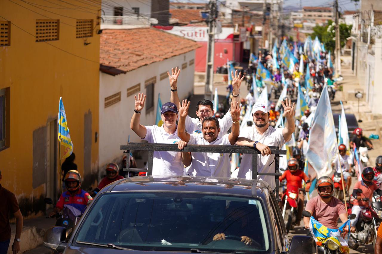 Miguel participa de grande motociada em Serra Talhada