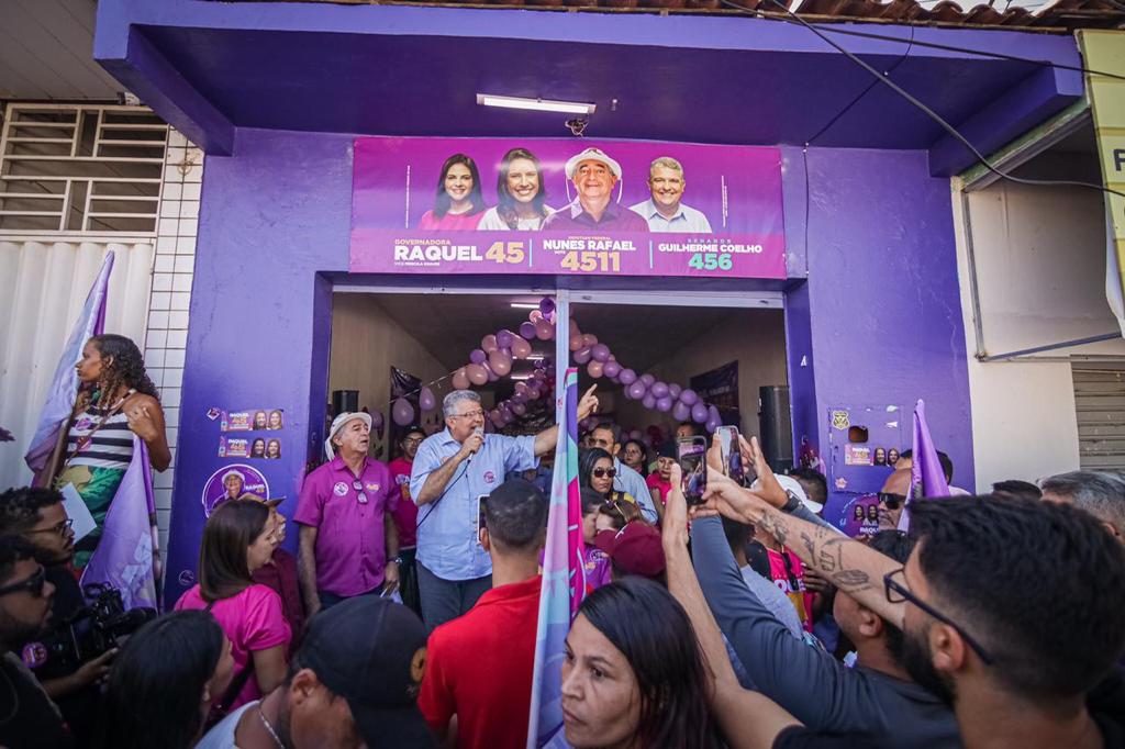 Guilherme e Raquel apresentam projeto de irrigação para o Araripe