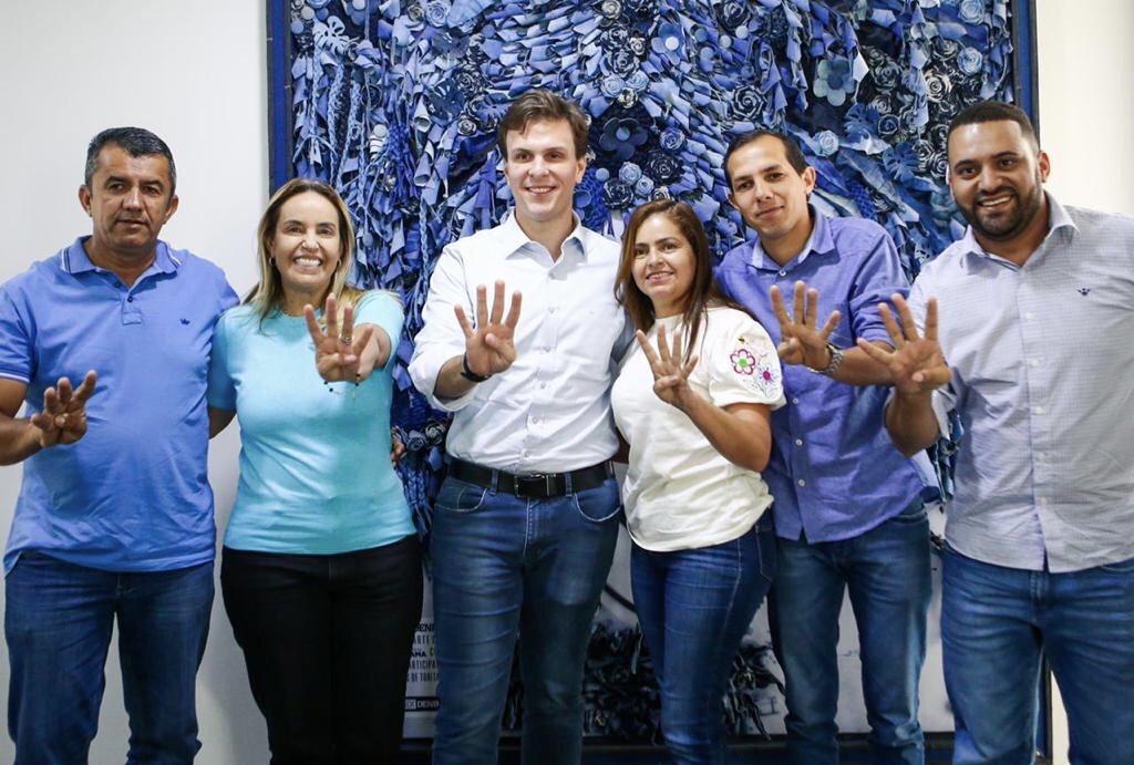 Miguel Coelho fortalece palanque no Agreste com apoios