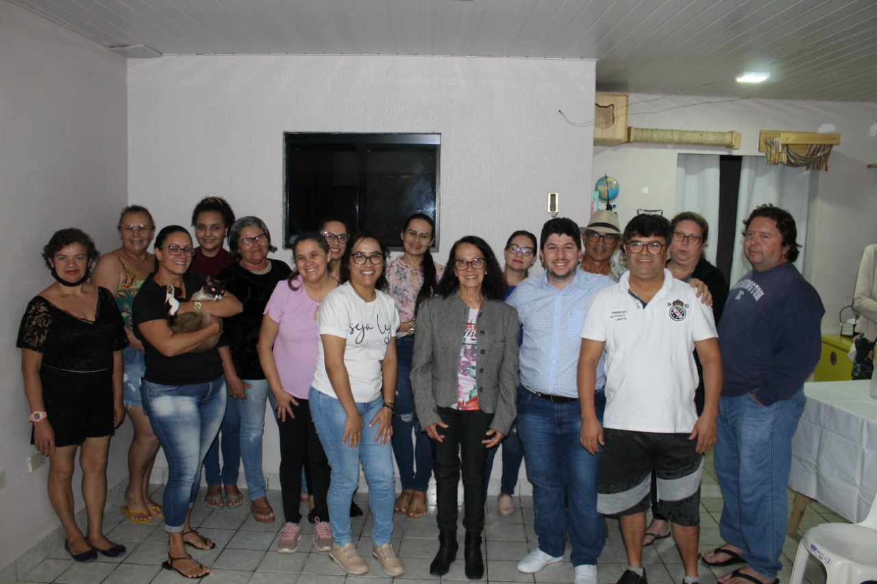 Protetores de animais de Agrestina se reúnem com Fagner 