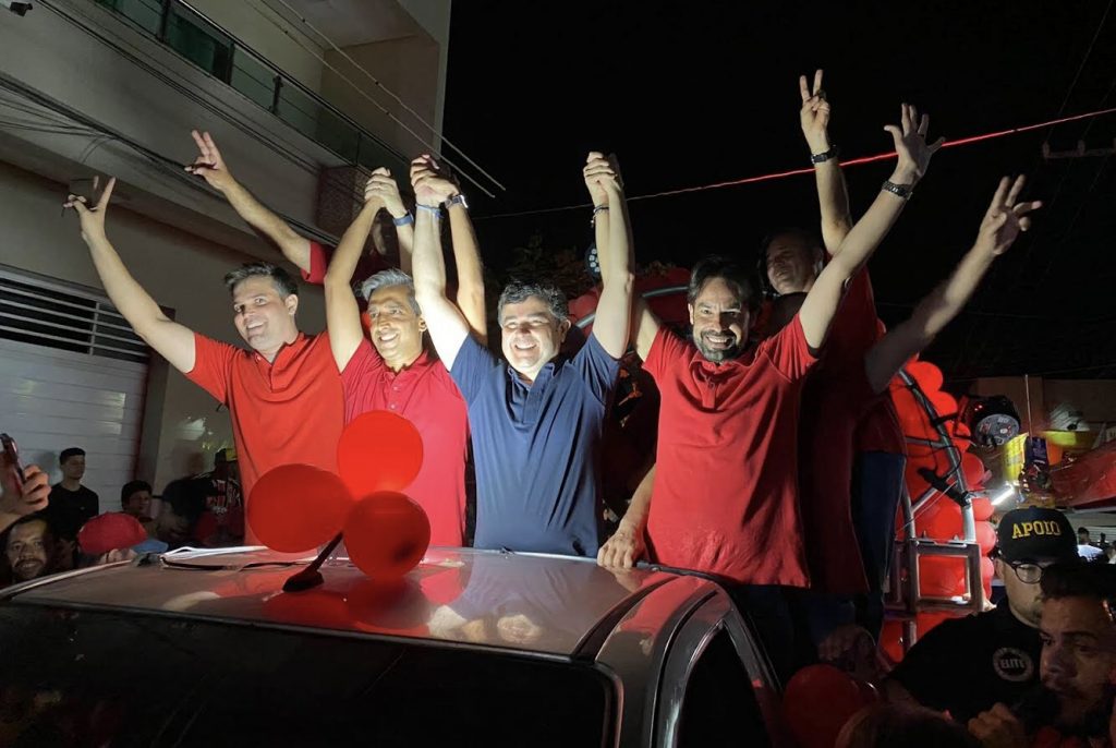 “Vumbora Vermelhar” leva multidão às ruas de Santa Cruz 