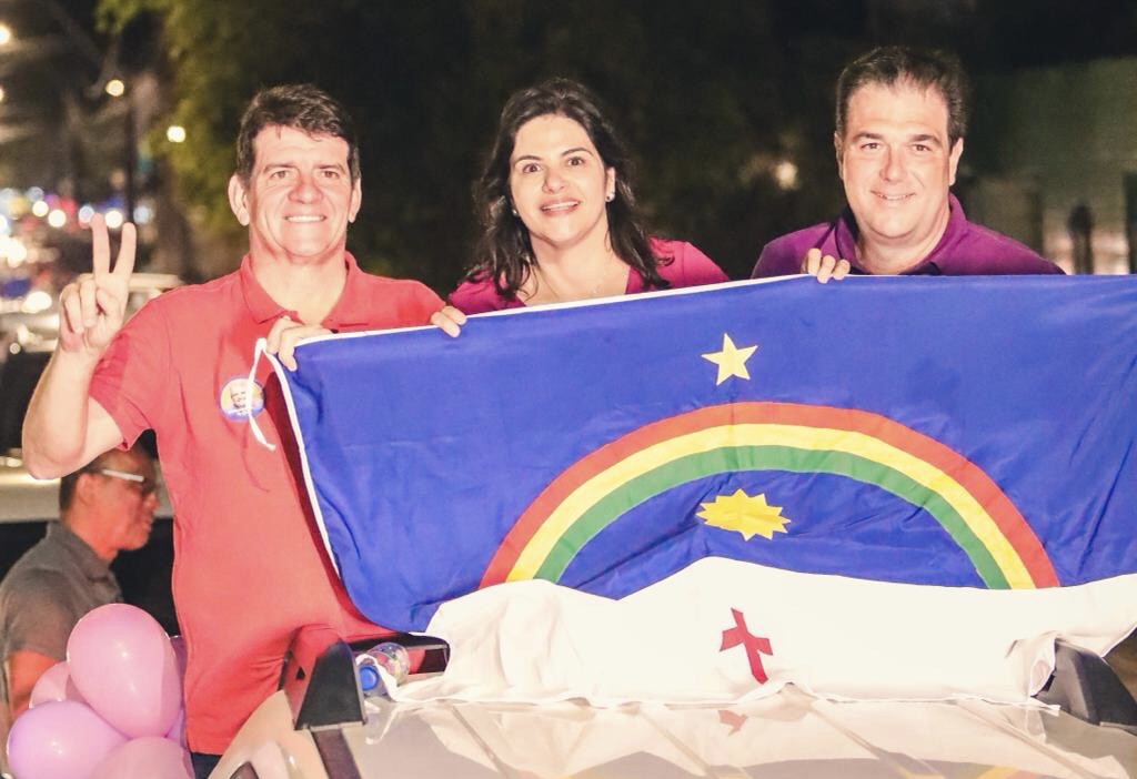 Ao lado de Priscila, Alcides participa de Giro45 no Recife 