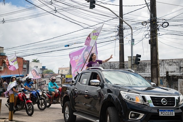 Delegada Patrícia promove carreata em ruas do Recife e Jaboatão