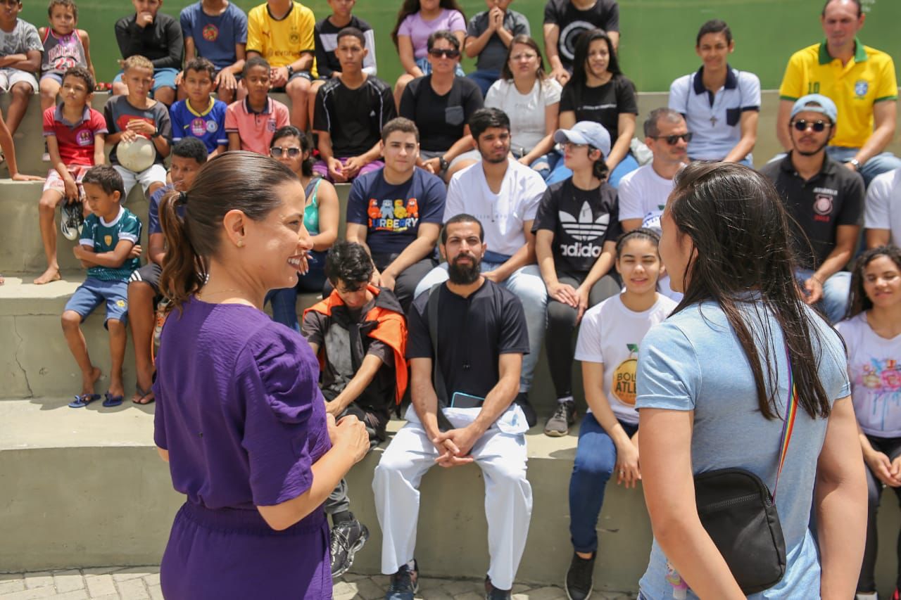 Raquel faz roda de diálogo com jovens no Monte Bom Jesus