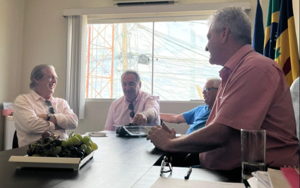 Bivar visita prefeito de Lagoa Grande em giro pelo Sertão 