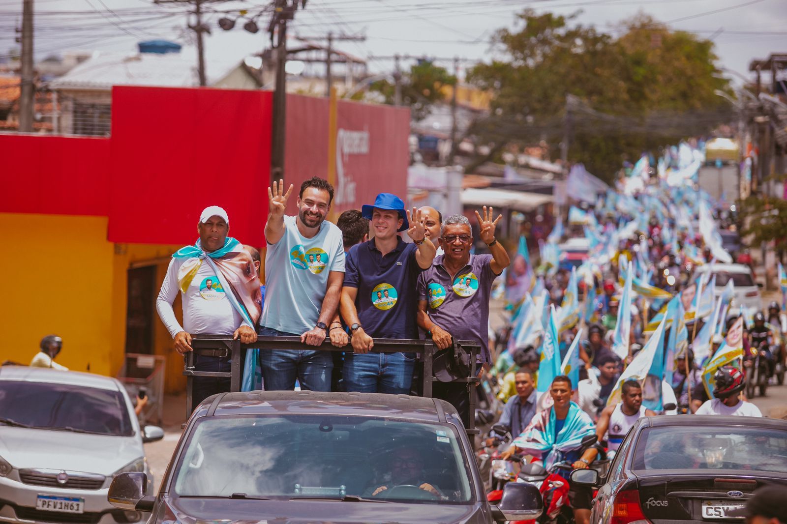 Miguel Coelho lidera motociatas em Igarassu e Paulista