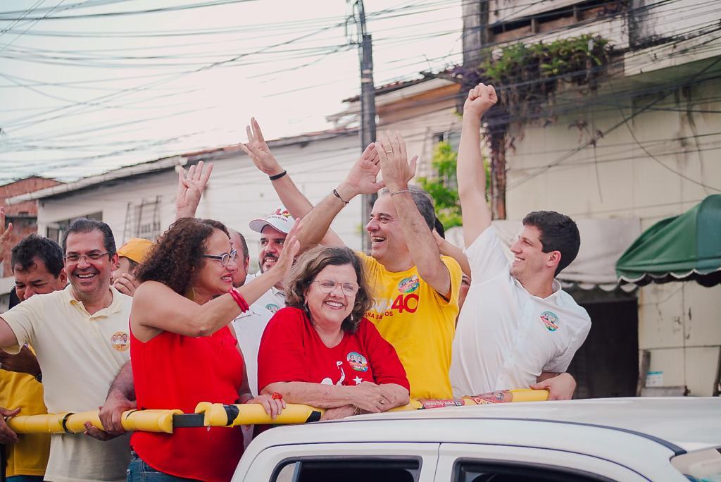 Danilo faz “carreata vira voto” no Recife