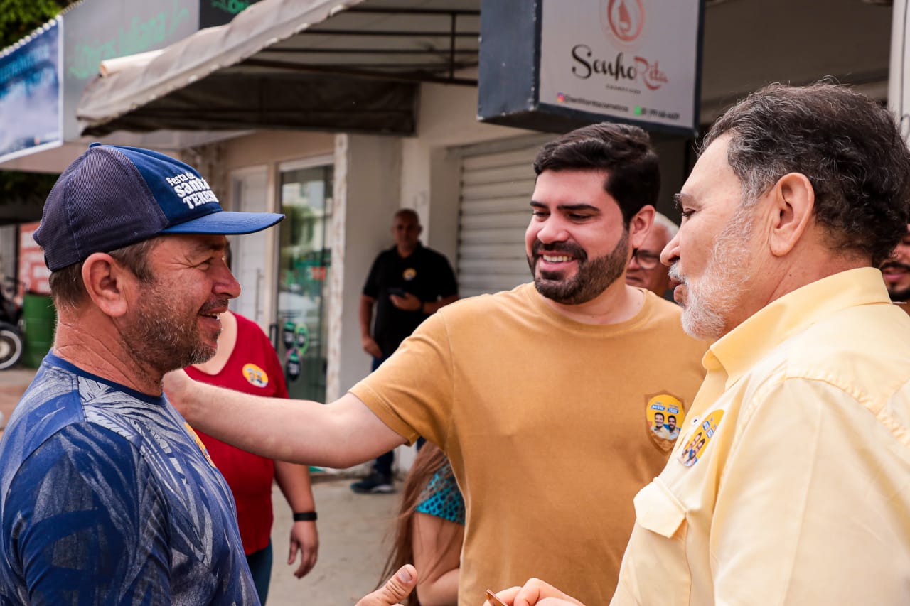 Em Frei Miguelinho, feirantes reafirmam apoio a Tony e Tonynho