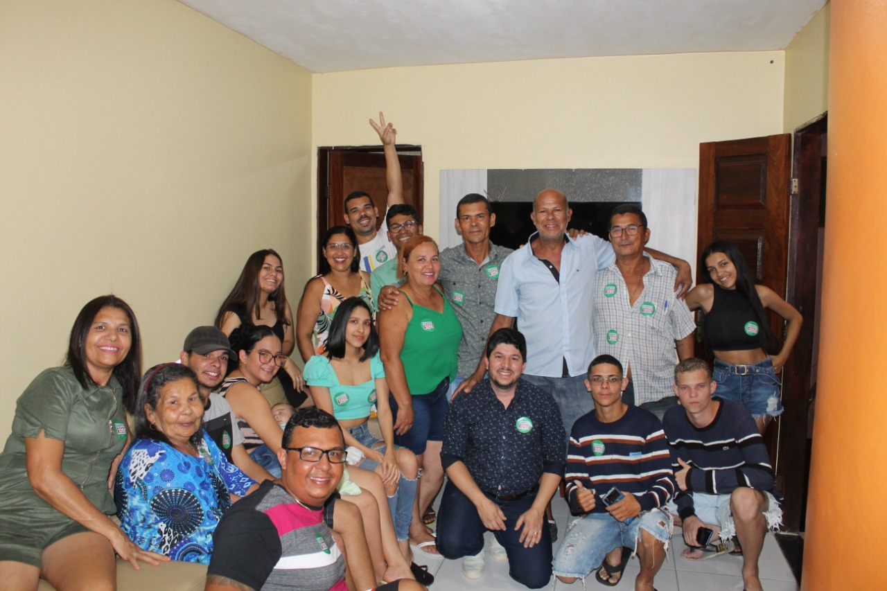 Fagner participa de encontro com líder comunitário do Riachão 
