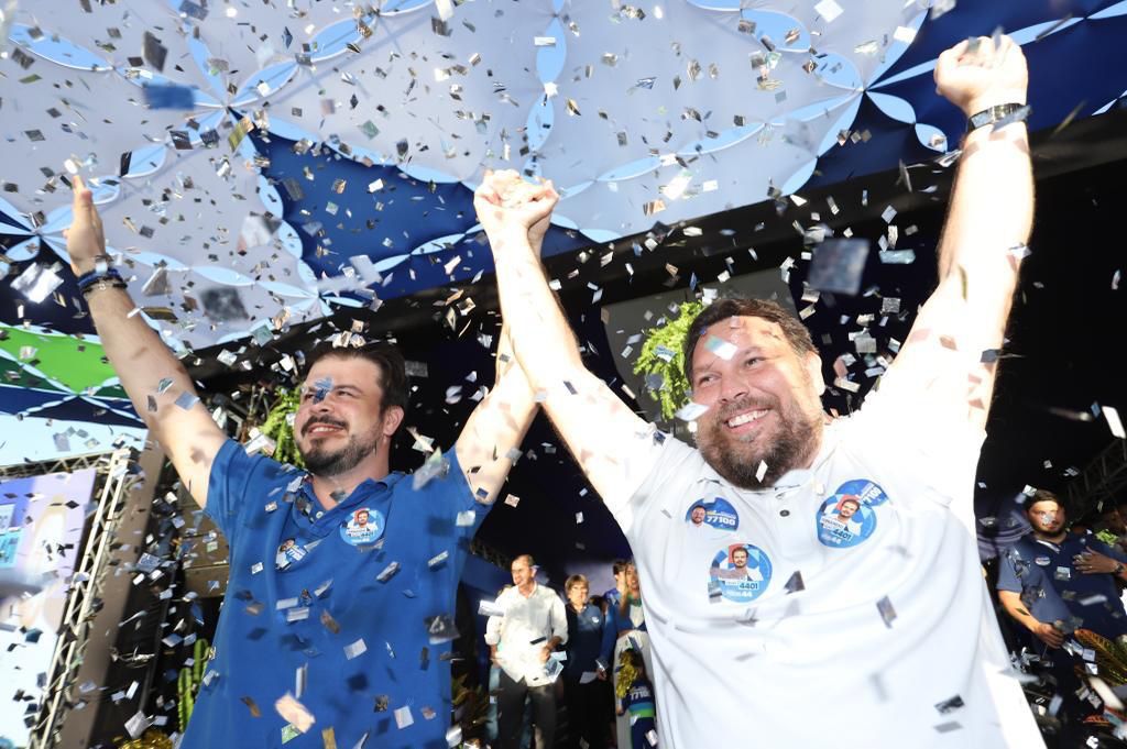 Wanderson e Fernando Filho inauguram comitê no Recife 