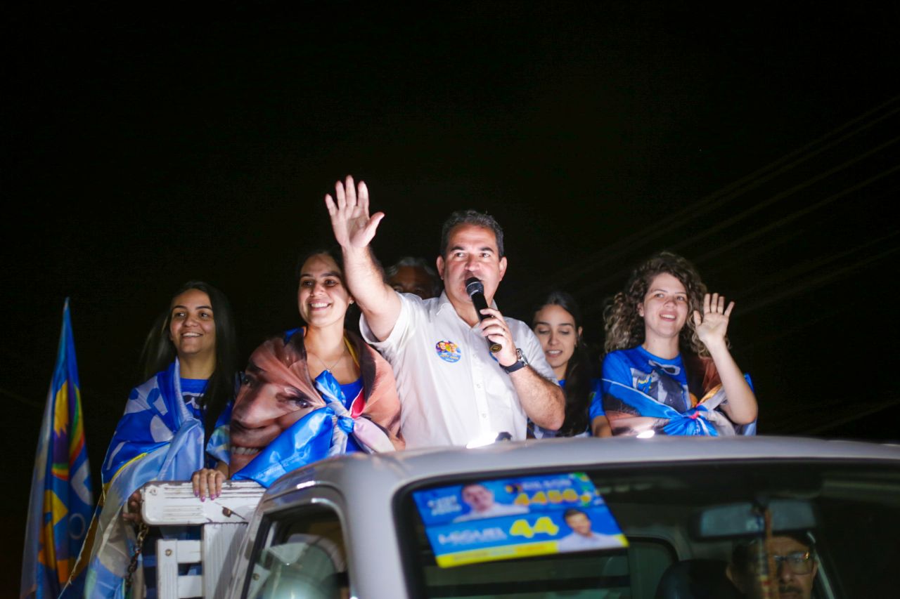 Dilson movimenta bairros de Caruaru com buzinaço 