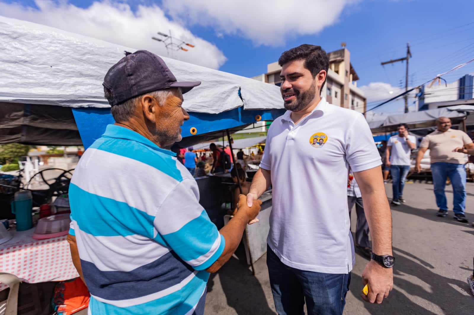 Tonynho garante apoio de feirantes em Agrestina