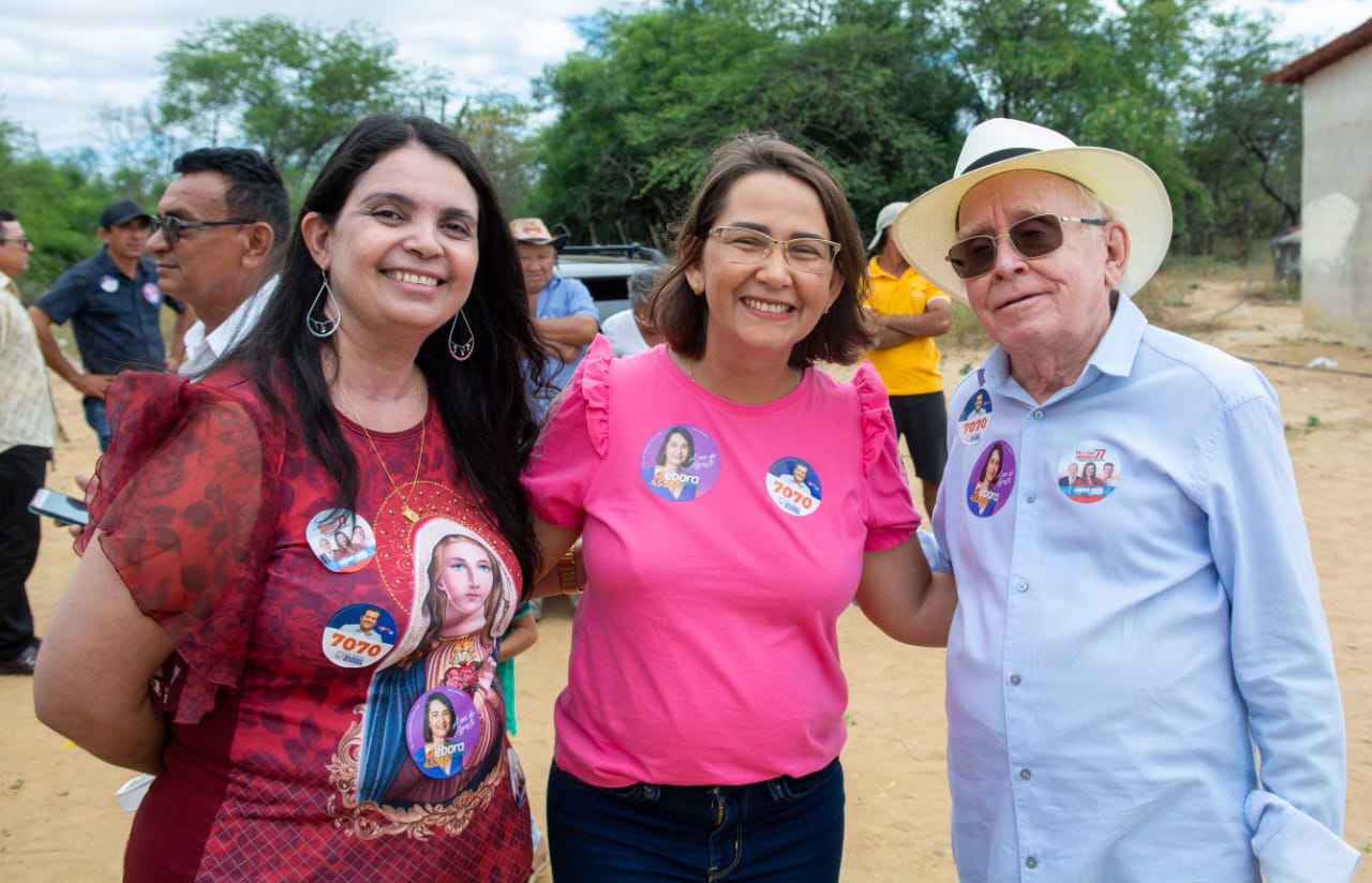 Débora Almeida reúne apoios no Sertão de Pernambuco