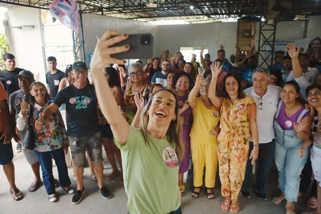 Isabella de Roldão visita o bairro do Ibura