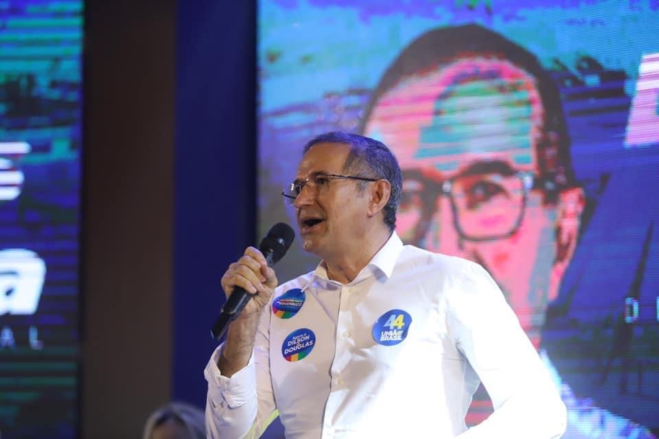 Douglas deve anunciar desistência da disputa para federal