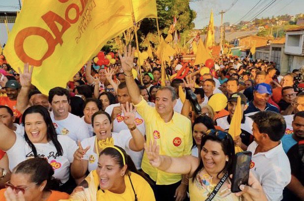 Danilo faz último comício do primeiro turno em Casa Amarela