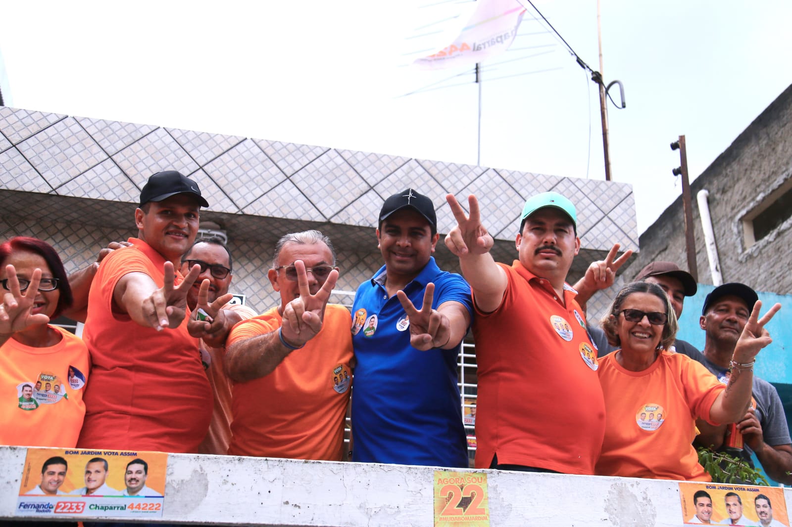 Multidão acompanha agenda de Fernando Rodolfo em Bom Jardim