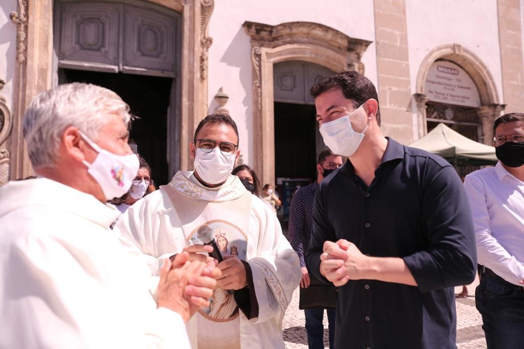 Clodoaldo homenageia centenário da Basílica do Carmo