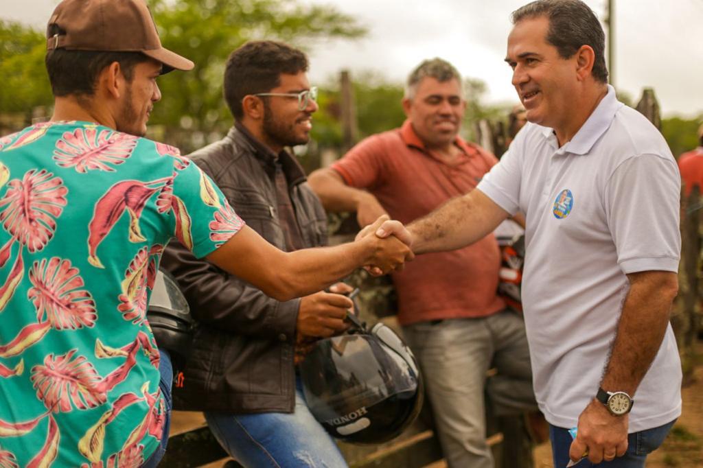 Dilson Oliveira constata abandono da Feira do Gado 